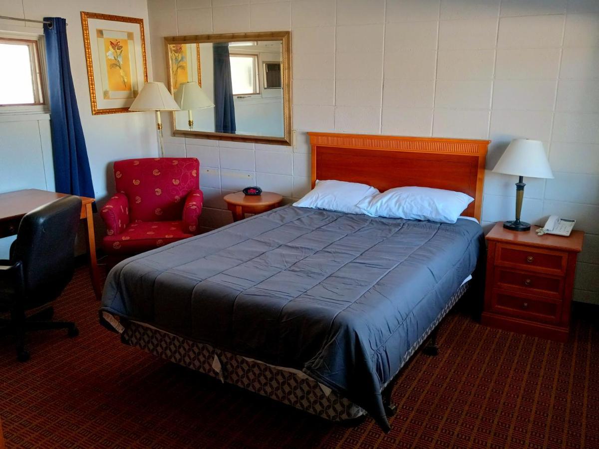 Chalet Inn Motel Dryden Exteriér fotografie